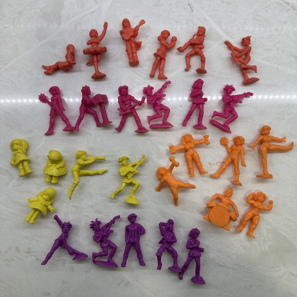 LOT of Mattel C.U.T.I.E.S. Mini Figures 28pc Set  Dance Rocker Gym Toys 1980's